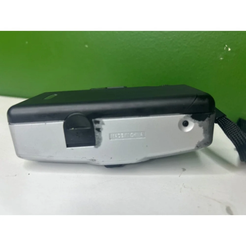 Vivitar 35mm Focus Free Point and Shoot Film Camera Silver For Parts Repair